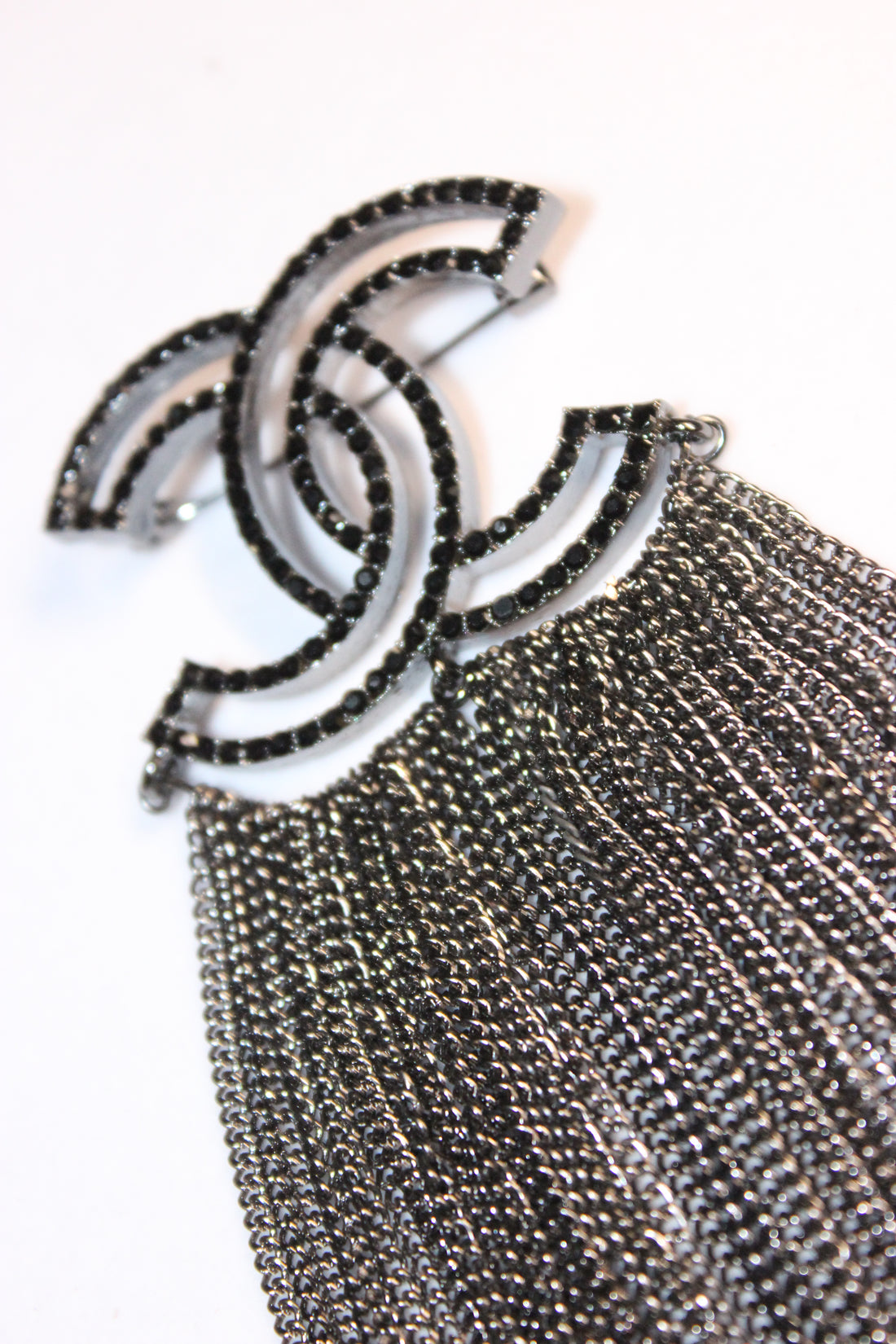 Black Rhinestone Chain Brooch Pin