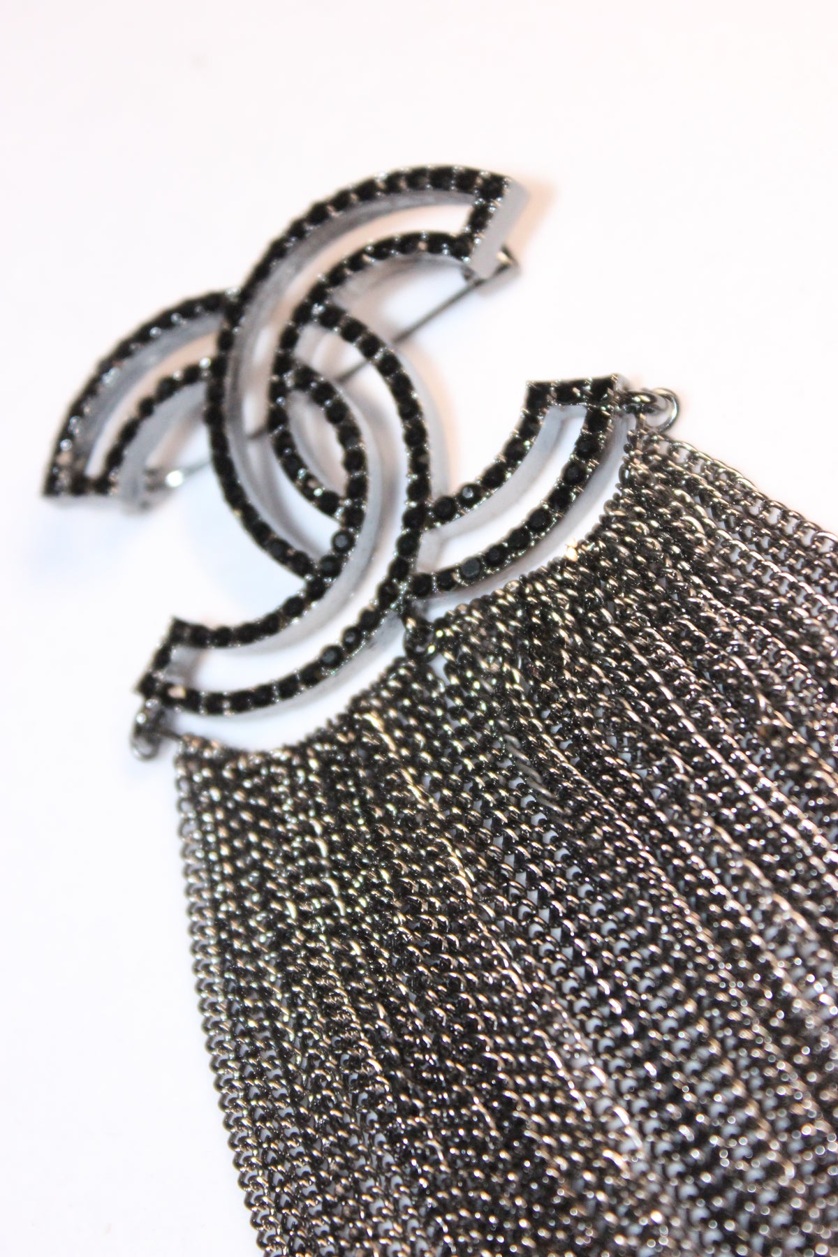 Black Rhinestone Chain Brooch Pin