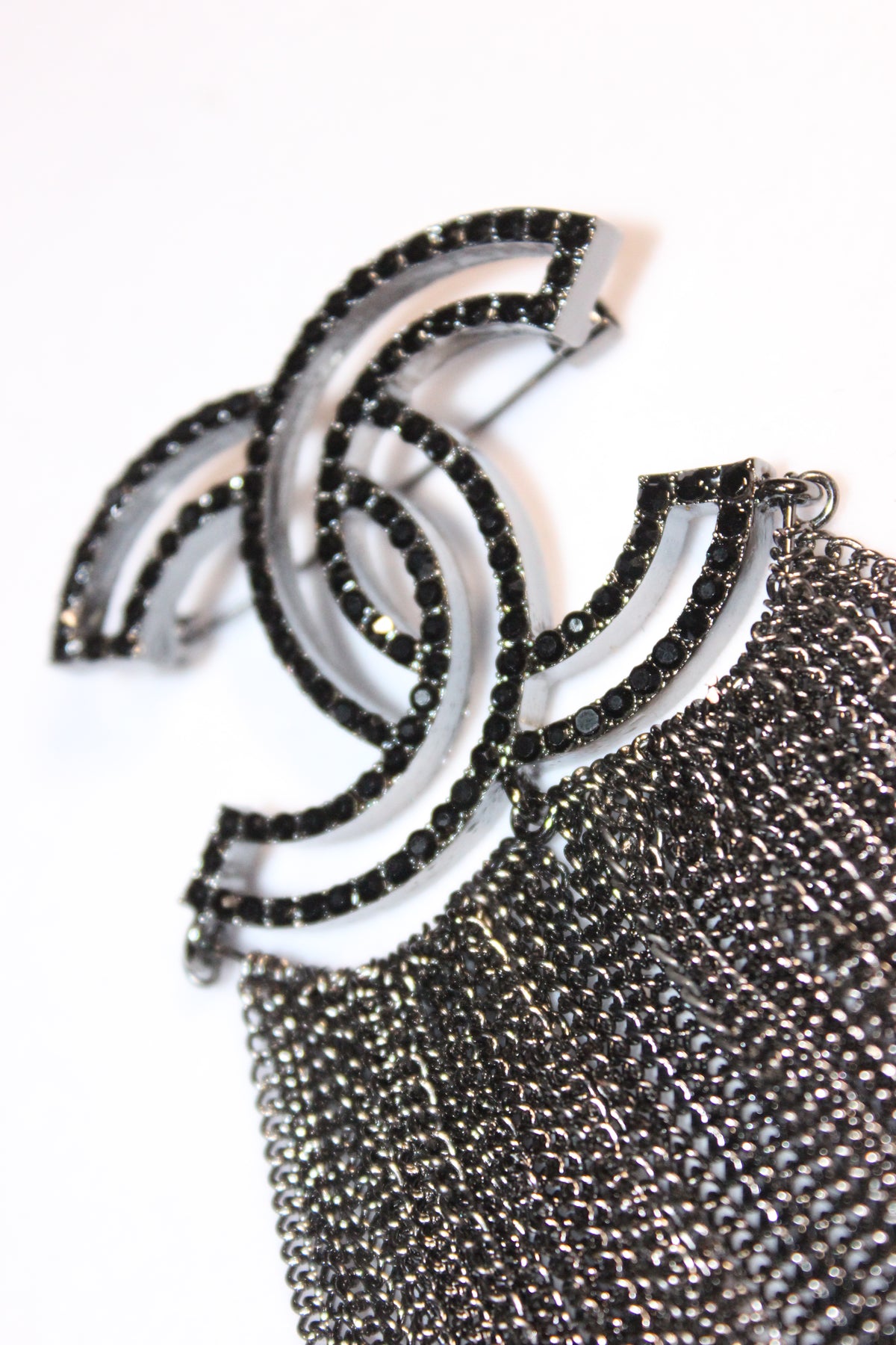 Black Rhinestone Chain Brooch Pin